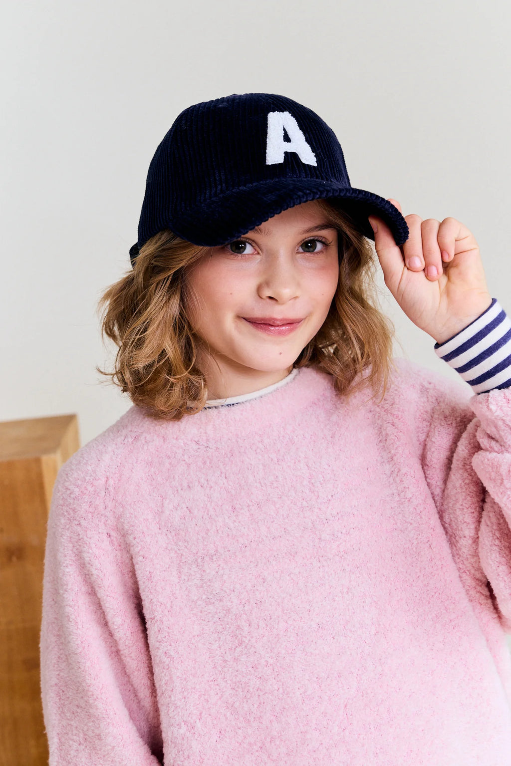 A076 - betty c-neck