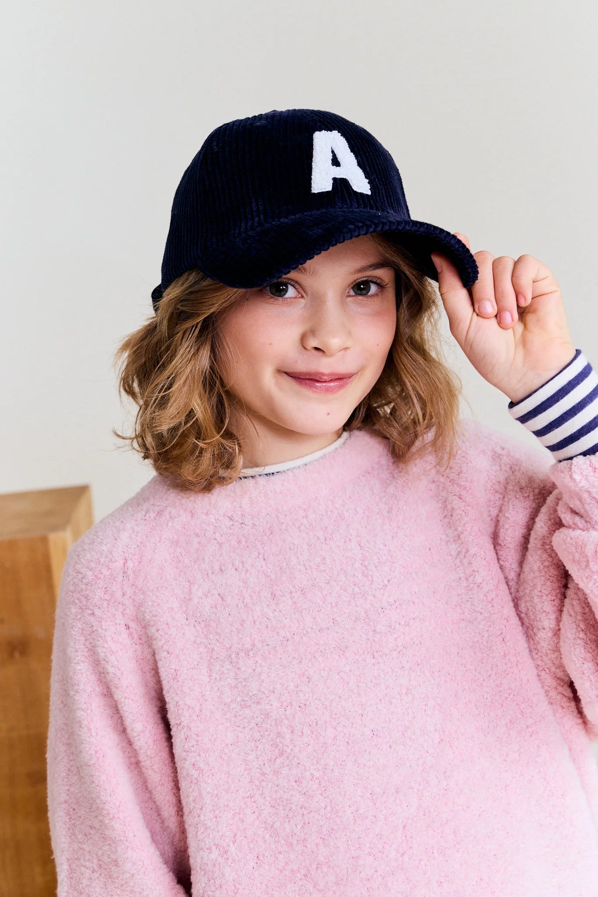 A076 - betty c-neck