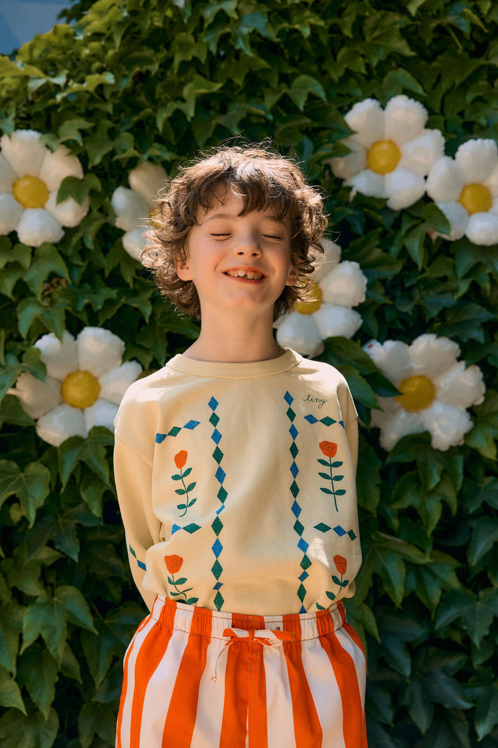 DIAMONDS GRAPHIC SWEATSHIRT *dusty yellow*